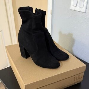 Steve Madden Reggie Black Heeled Booties. Size: 8